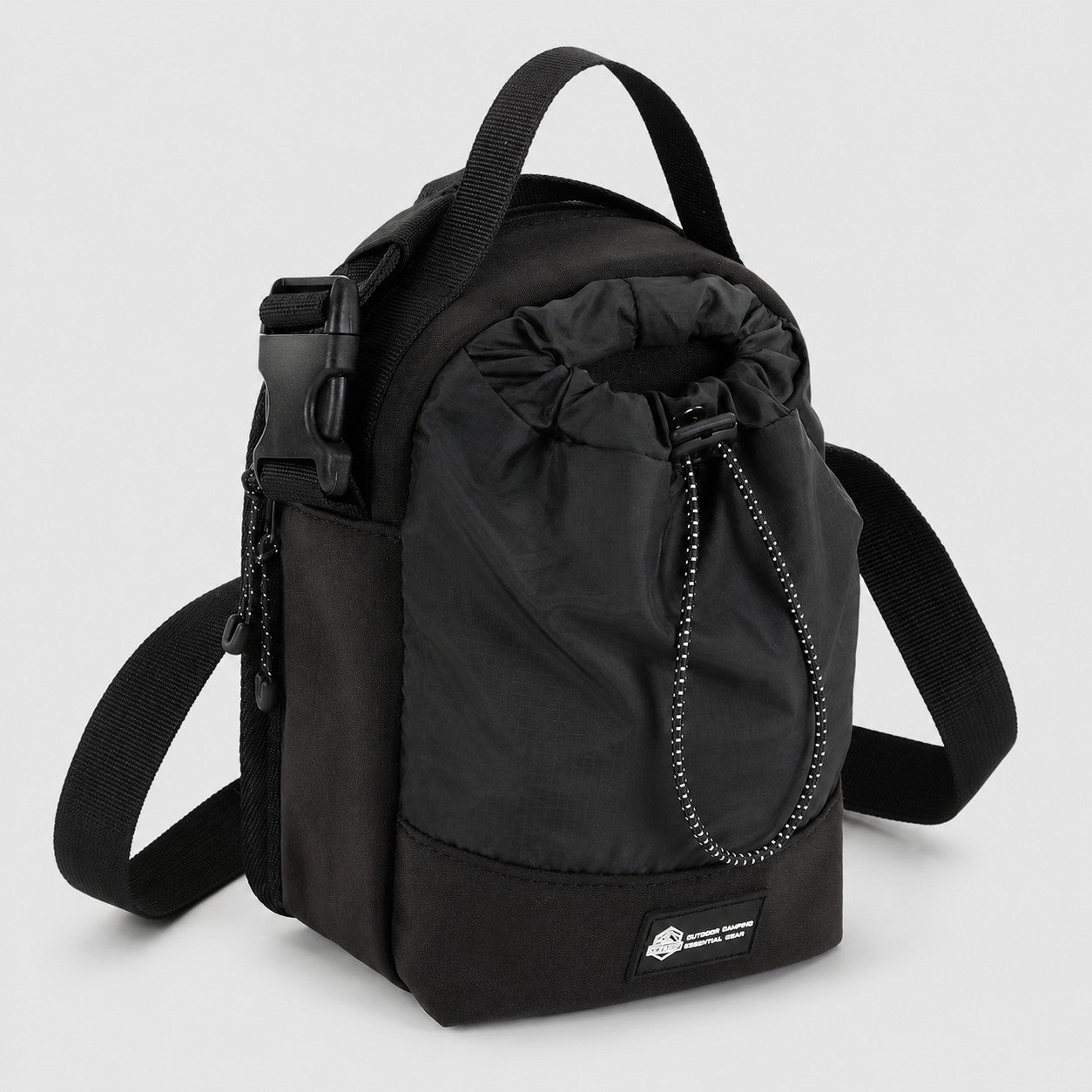 OCE GEAR black 750ml water bottle sling bag front view