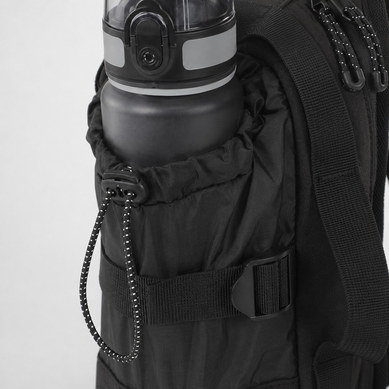Adjustable drawcord sleeve on 750ml bottle carrier